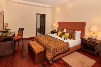 The LaLit Temple View: Parkettfußboden