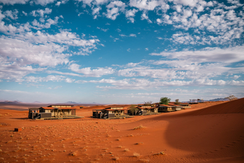 Wolwedans Desert Lodge: Gästechalets am Dünensaum