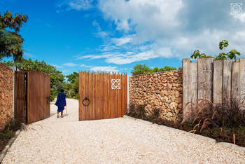 Zuri Zanzibar: Tor Haupteingang