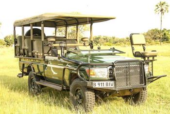 andBeyond Sandibe Okavango Safari Lodge: Geländefahrzeug