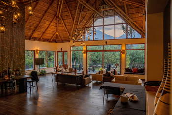 Amakoro Songa Lodge: Lounge