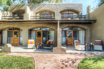 Chobe Game Lodge: Family Room - Terrasse