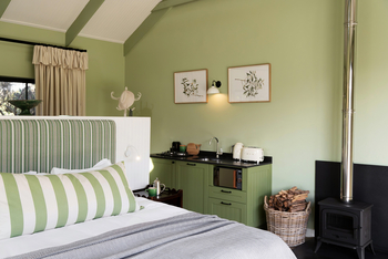 Coot Club: Leeward Suites