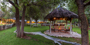 Mushara Lodge: Lodge und Garten