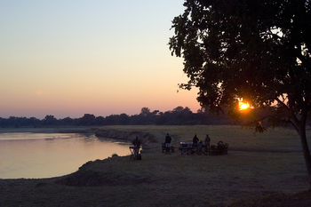 Nsefu Camp: Aufgang der Sonne