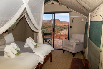 Ondjamba Hills: Sessel und Einzelbetten