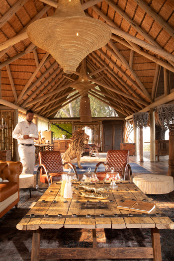Sitatunga Private Island Camp: Lounge Gesamt seitlich
