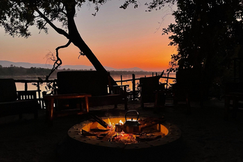 Vundu Camp Vundu Camp: Feuerplatz mit Kaffeekessel