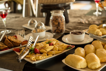 Gomoti Plains Camp: Menschen und Verpflegung