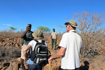 Grootberg Lodge: Rhino Tracking und Moringa Walk