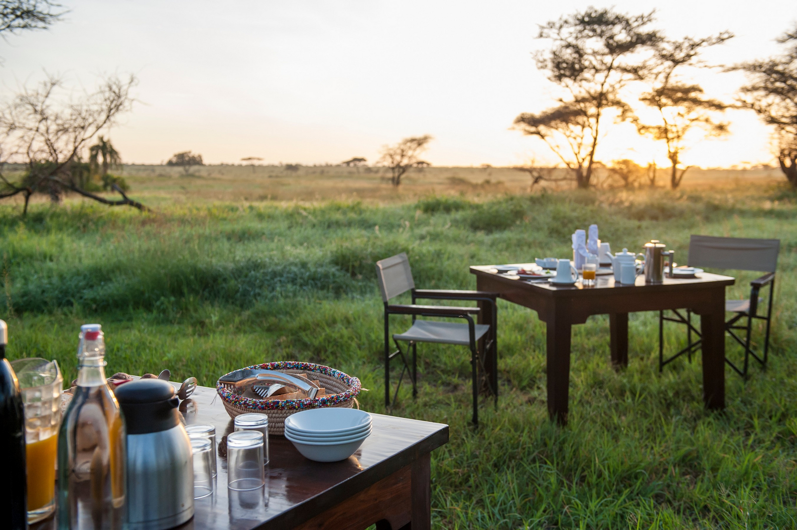 Serengeti Mara River Camp Serengeti Mara River Camp: Frühstück im Freien