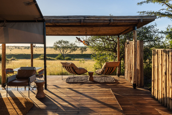 Singita Mara River Tented Camp: Zeltterrasse