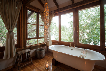 Tongabezi Tongabezi: Dog House