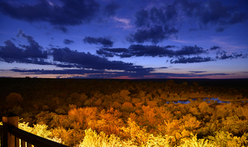 Victoria Falls Safari Lodge Victoria Falls Safari Lodge: Beleuchtetes Wasserloch