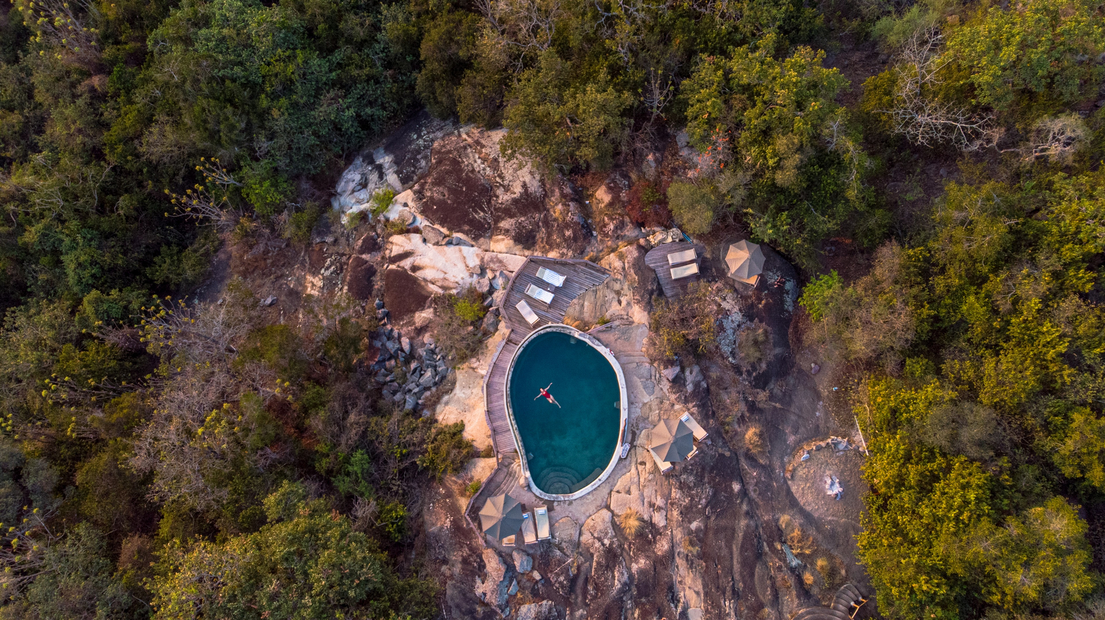 Mihingo Lodge Mihingo Lodge: Aerial Shot of Pool