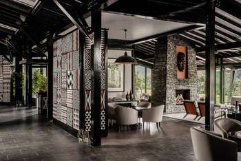 One and Only Nyungwe House: Tea Lounge Hallway