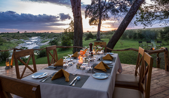 Rekero Camp: Dinner auf dem Deck
