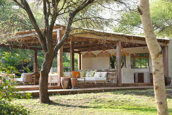 Siringit Villa: Bistro