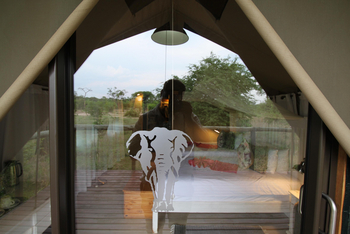 Tlouwana Camp Tlouwana Camp: Zelteingang