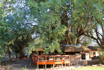 Tuli Safari Lodge Mashatu: Main Deck und Lounge