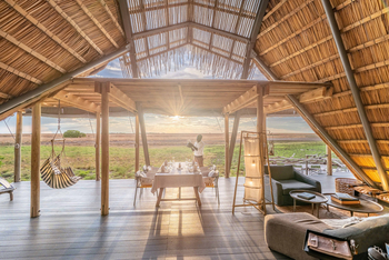 King Lewanika Lodge: Lounge mit Ausblick