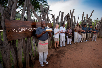 Klein's Camp: Empfang der Gäste