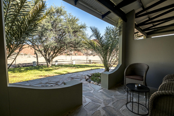 Namib Desert Lodge: Terrasse Family Room