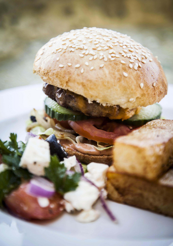 Camp Kalahari: Burger