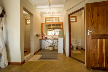 Lake Burunge Tented Lodge: Badezimmer