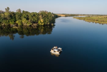 Xugana Island Lodge: Schwimmendes Deck von oben