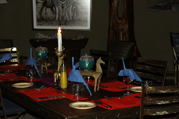 Kujwana Camp: Gedeckter Tisch