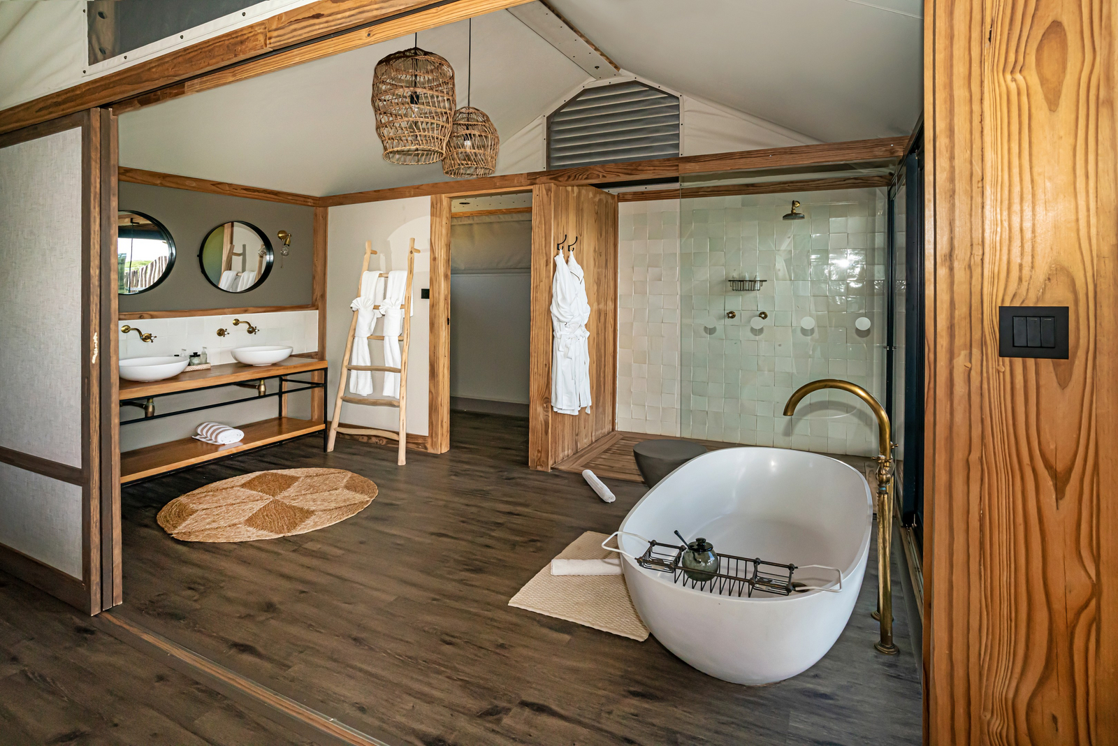 Lemala Nanyukie Lodge Lemala Nanyukie Lodge: Badewanne und Dusche