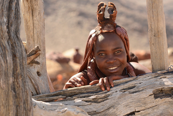 Sanctuary Okahirongo Elephant Lodge: Himba-Frau