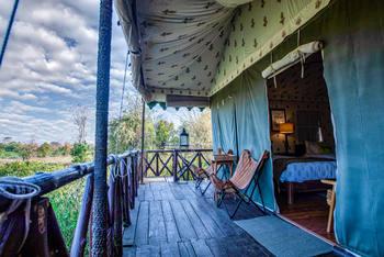 Bamboo Forest Safari Lodge: Camp Alizanza Balkon