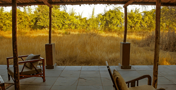 Forsyth Lodge Forsyth Lodge: Gondia Cottage - Veranda