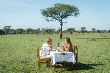 Ikoma Tented Camp: Frühstück im Freien auf der Savanne