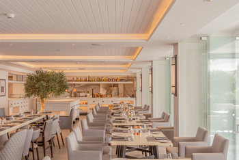 Kwetu Nairobi: Tische im Restaurant