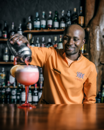 Lake Nakuru Sopa Lodge Lake Nakuru Sopa Lodge: Barman