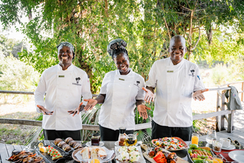 Muzimu Lodge: Küchenteam