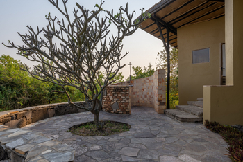 Volcanoes Kyambura Gorge Lodge: Zugang zum Chalet