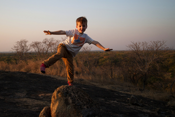 KaingU Safari Lodge: Rock Hopping