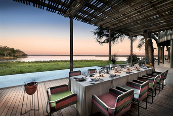 Lolebezi Safari Lodge: Gedeckter Tisch