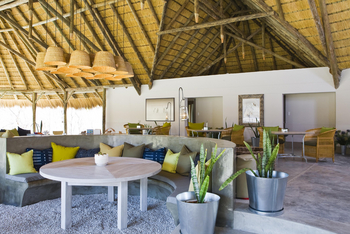 Mushara Bush Camp: Lodge und Garten