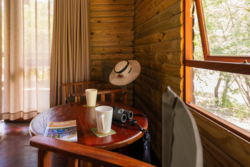 Nata Lodge Nata Lodge: Luxury Chalet - Tisch