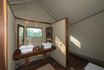 Ongava Tented Camp: Doppelwaschbecken