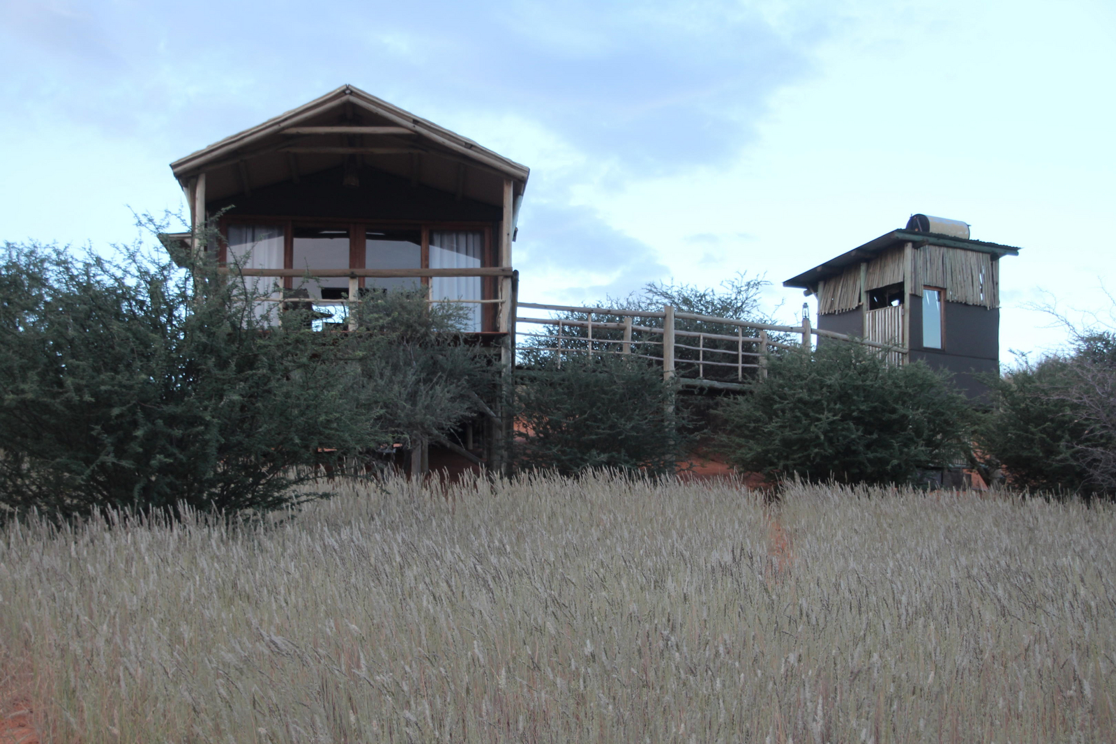 Teufelskrallen Lodge Teufelskrallen Lodge: Zelthaus und Bad