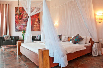 2 Friends Beach Hotel: Pool View Room