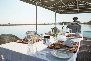 Chobe Savanna Lodge: Sundowner Cruise