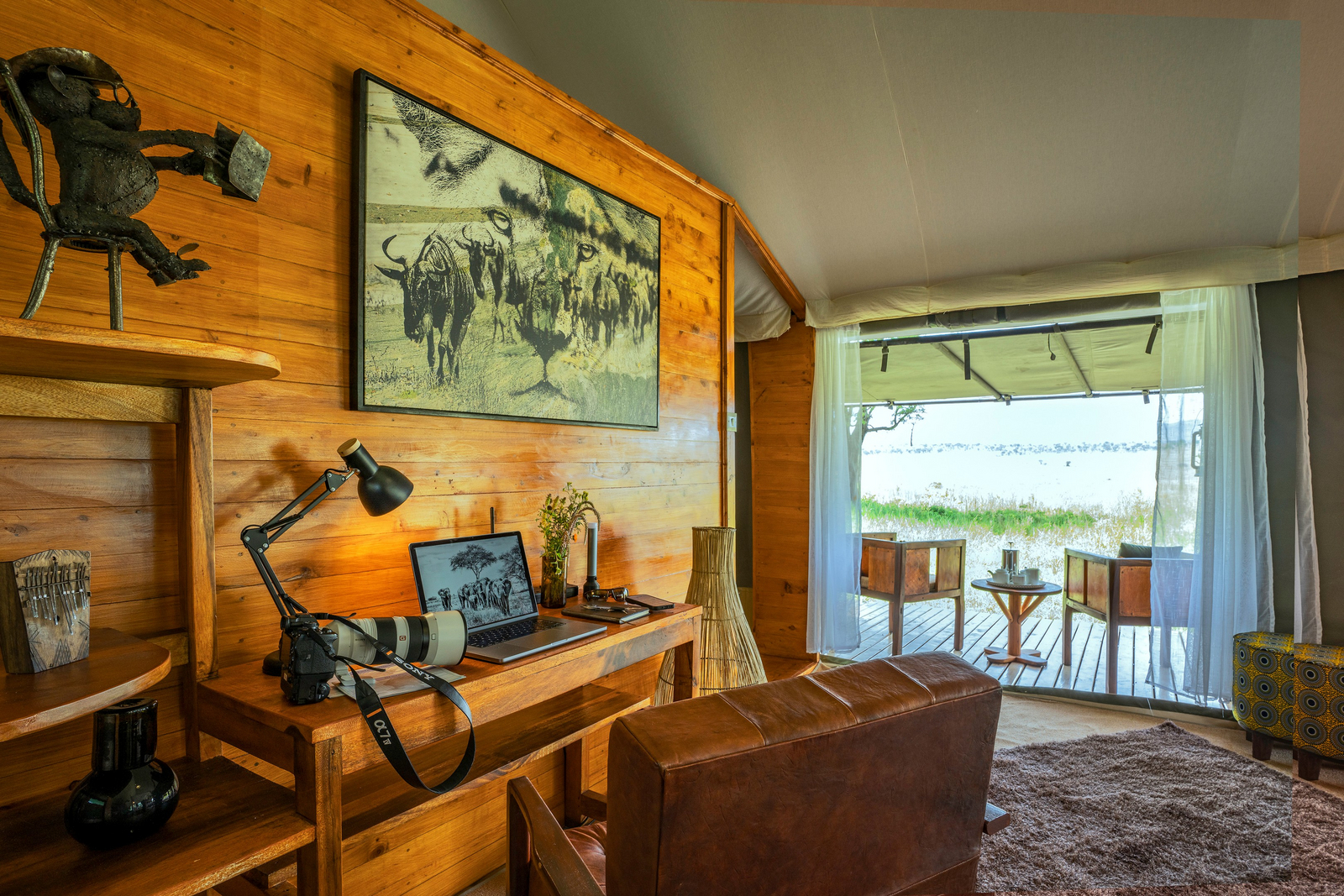 Kaskaz Mara Camp Kaskaz Mara Camp: Schreibtisch im Zelt