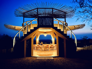 Kichaka Zumbua Camp: Bar nd Aussichtsplattform